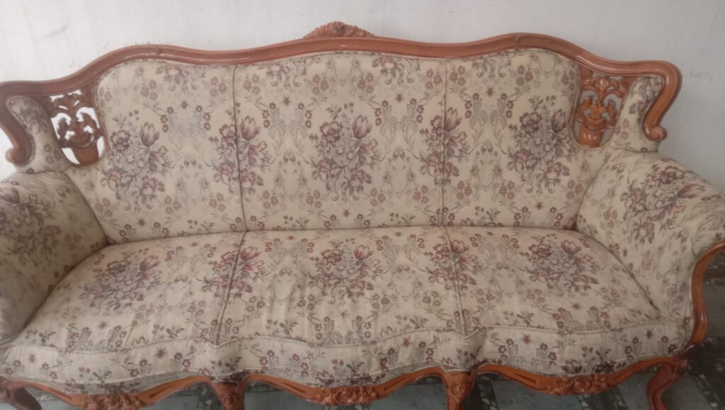 cuci sofa springbed karpet